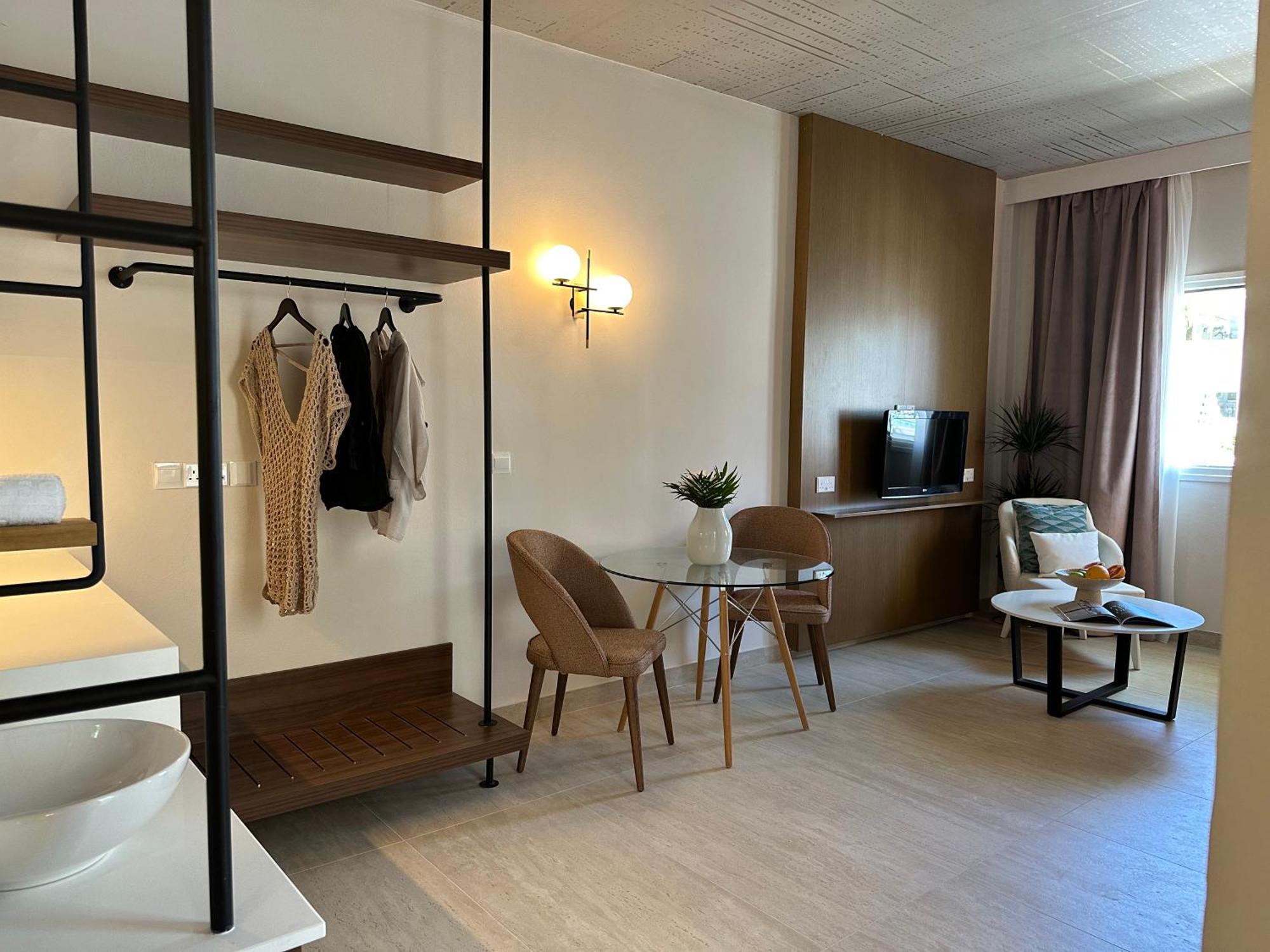 King Jason Paphos - Designed For Adults By Louis Hotels Exterior photo
