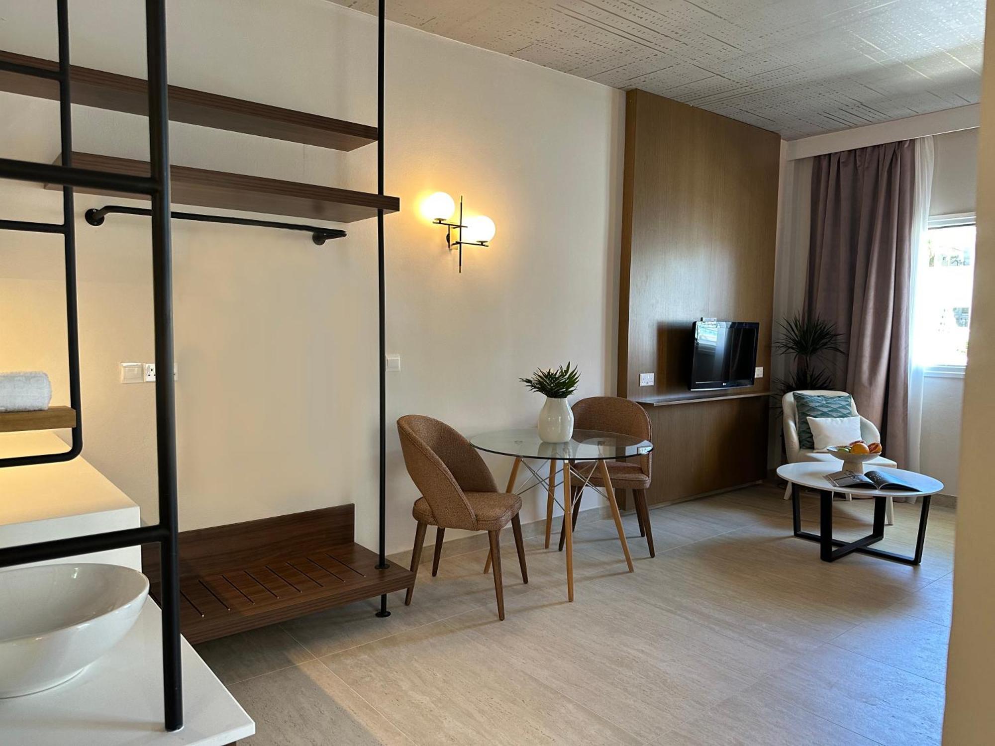 King Jason Paphos - Designed For Adults By Louis Hotels Exterior photo